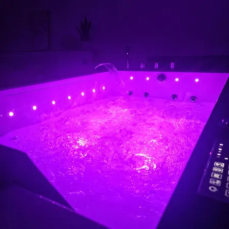 La Cherbourgeoise * شيربوغ أون كوتننتين