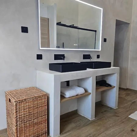 La Cherbourgeoise * شيربوغ أون كوتننتين